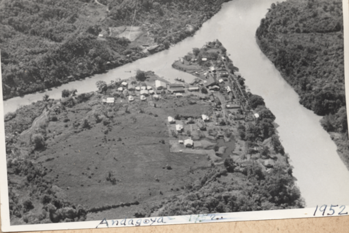 Album de N.C. Marshall - Fotografías tomadas en Colombia, 1910s-1950s - Colección de la familia Marshall, Sun Prairie, Wisconsin